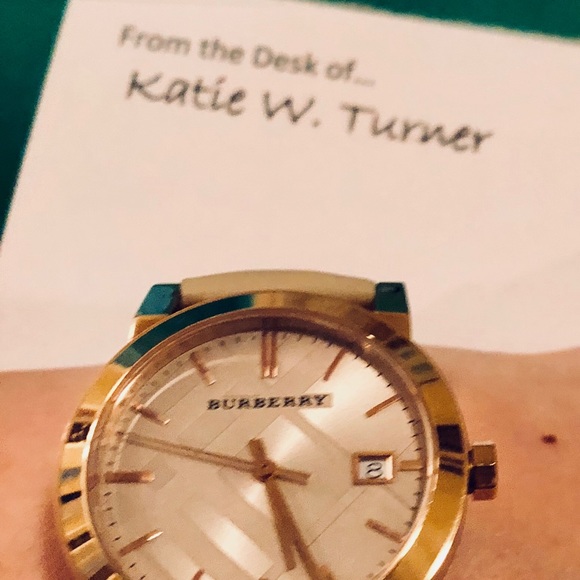 SOLD! Rose Gold/Nude Leather Burberry Watch - Picture 7 of 8